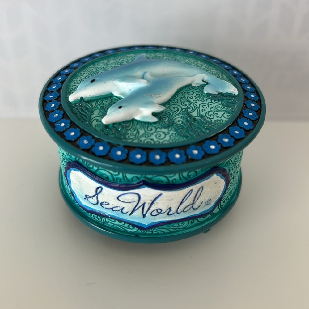 ✨💦 Sea World 💦✨ Mom & Baby Dolphins Small Trinket / Jewelry box